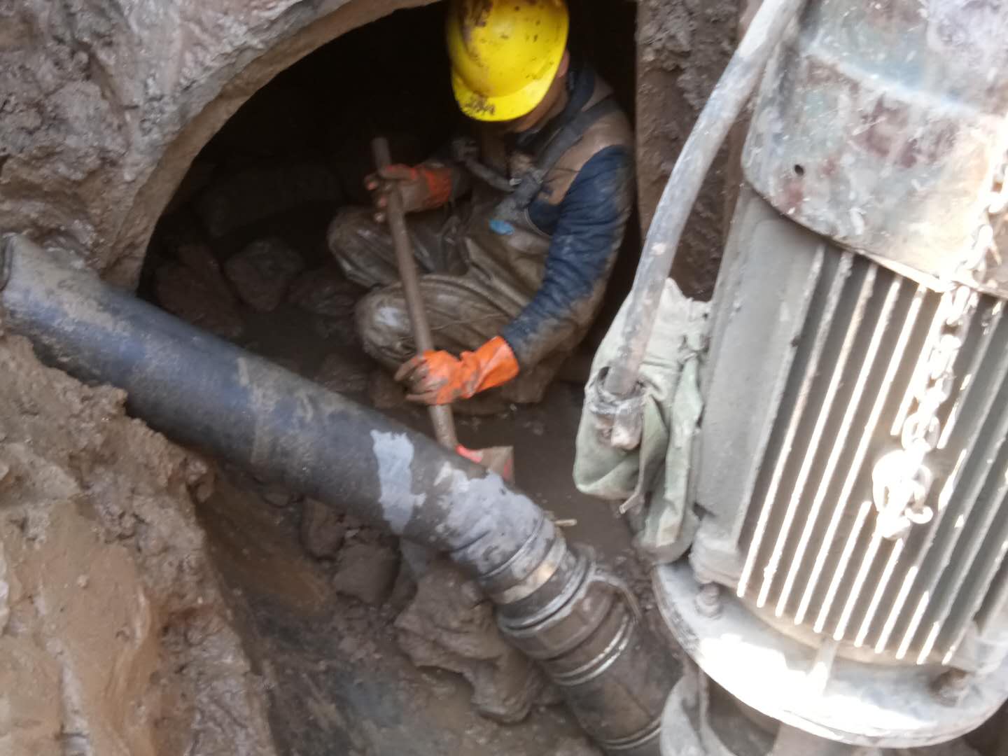 新城镇管道清淤